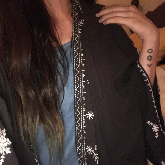 Beautiful free people cardigan/shawl! - Picture 4 of 4